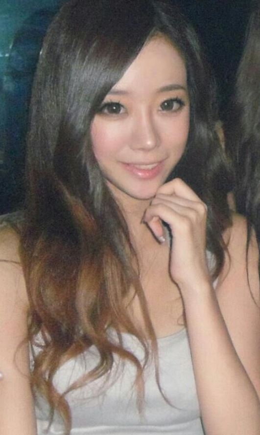 왼쪽이냐 오른쪽이냐 선택글로 올라왔던 여자 둘 다른사진들 | 인스티즈