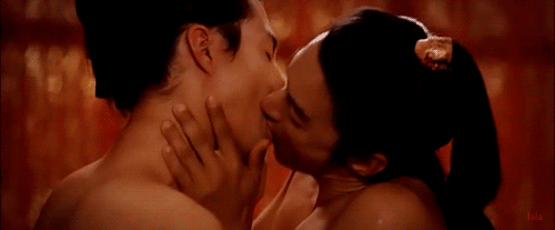 살면서 본 키스신중에 제일 충격적이었던 키스신.gif | 인스티즈