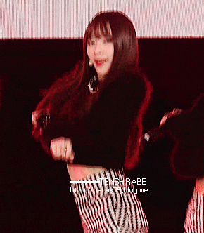 흔들리지 않는 여자아이돌 앞머리.gif | 인스티즈