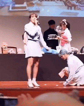 여러 사람이 오가는 대기실은 트와이스의 얼굴이라고 생각해요 | 인스티즈