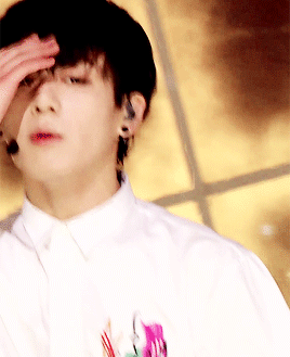 방탄소년단 막내 정국 정변.gif | 인스티즈