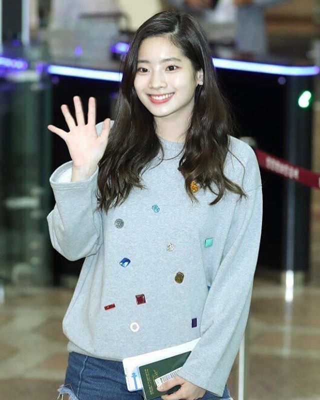 다국적 아이돌 그룹의 여권들.passport | 인스티즈