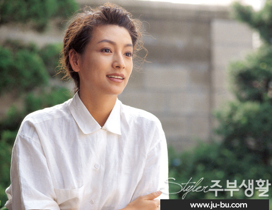 90년대 특유의 촌스러운 화장에서도 살아남았던 여자연예인들 | 인스티즈