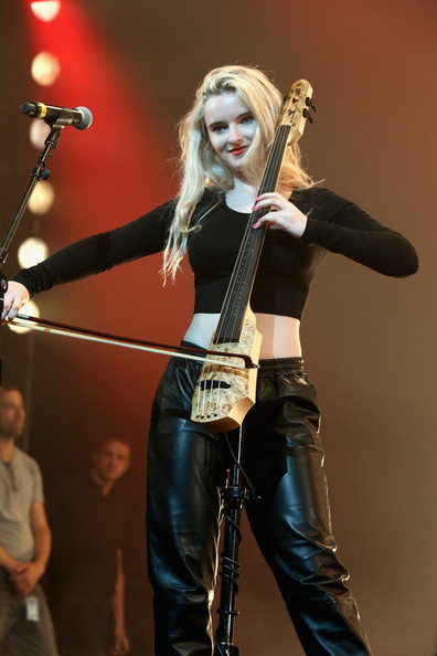 밴드 클린밴딧의 첼로 여신 그레이스 차토 | 인스티즈