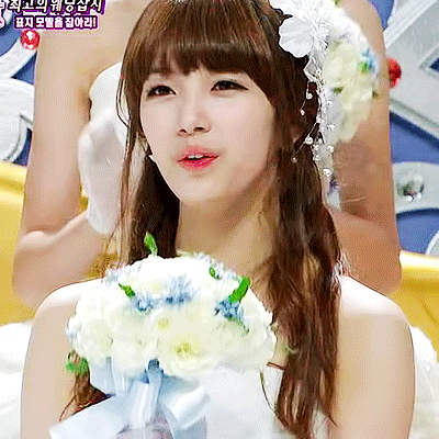 같이 티비 보던 가족도 누구냐고 물어봤던 데뷔초 수지 | 인스티즈