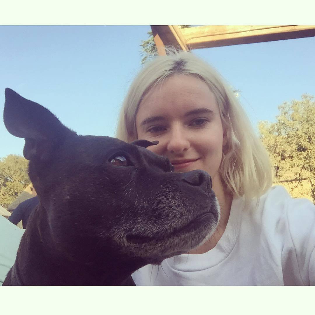 밴드 클린밴딧의 첼로 여신 그레이스 차토 | 인스티즈