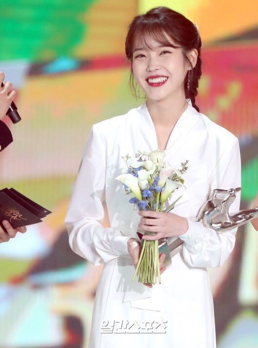 골든디스크 음원(아이유) 음반(방탄소년단) 대상 수상소감 전문 | 인스티즈