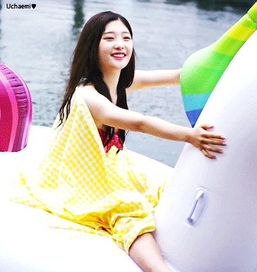 비키니 입은 정채연 | 인스티즈