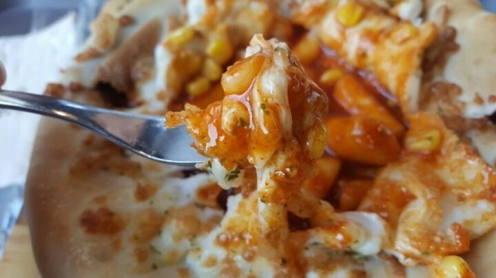 설빙 치즈 떡볶이 피자 실사.jpg | 인스티즈