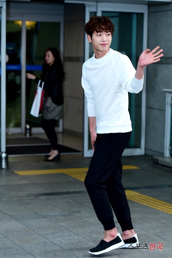 배우 서강준 사복 | 인스티즈