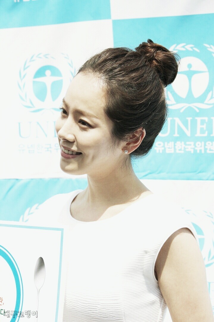 여자가 남자에게 호감 있을때 하는 행동 8가지 ^ . ~.jpg | 인스티즈