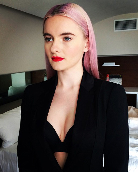 밴드 클린밴딧의 첼로 여신 그레이스 차토 | 인스티즈