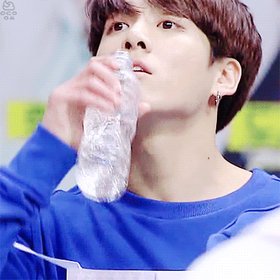 방탄소년단 막내 정국 정변.gif | 인스티즈