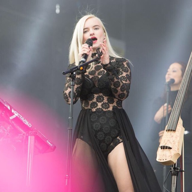 밴드 클린밴딧의 첼로 여신 그레이스 차토 | 인스티즈