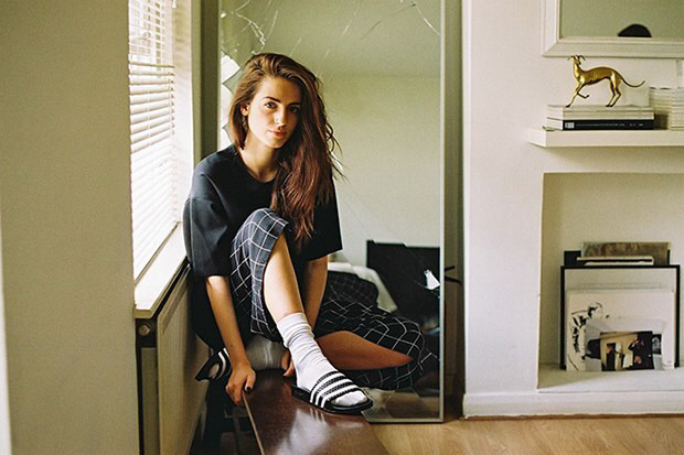 아디다스에서 실제로 팔고 있는 삼선슬리퍼 | 인스티즈