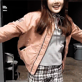 흔들리지 않는 여자아이돌 앞머리.gif | 인스티즈