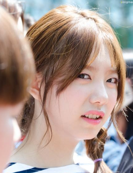 요즘 여자들 사이에서 유행하는 표정 | 인스티즈