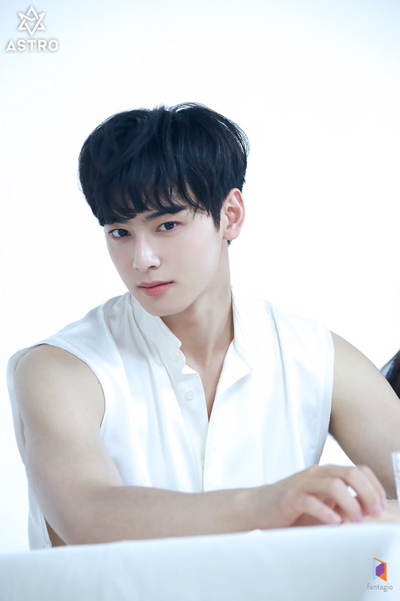 요즘 벌크업 시작했다는 차은우 | 인스티즈
