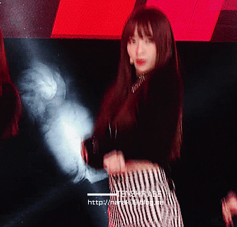 흔들리지 않는 여자아이돌 앞머리.gif | 인스티즈