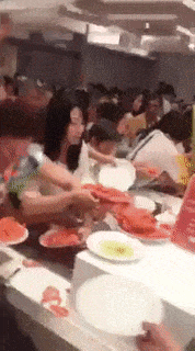경악스러운 중국 관광객들의 뷔페 매너ㄷㄷㄷㄷㄷㄷㄷ. gif | 인스티즈