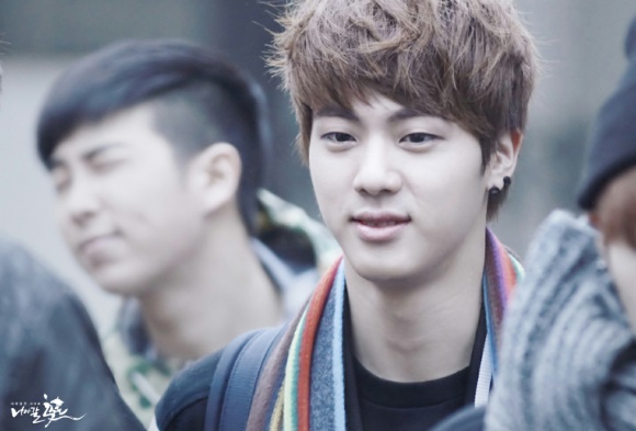 얼굴붓는게 환골탈태 수준인 아이돌.jpg | 인스티즈