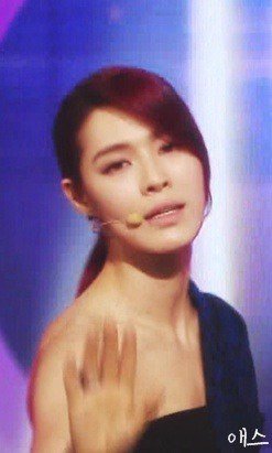 갸륵한 표정으로 화제됐던 여자연예인 세명 | 인스티즈