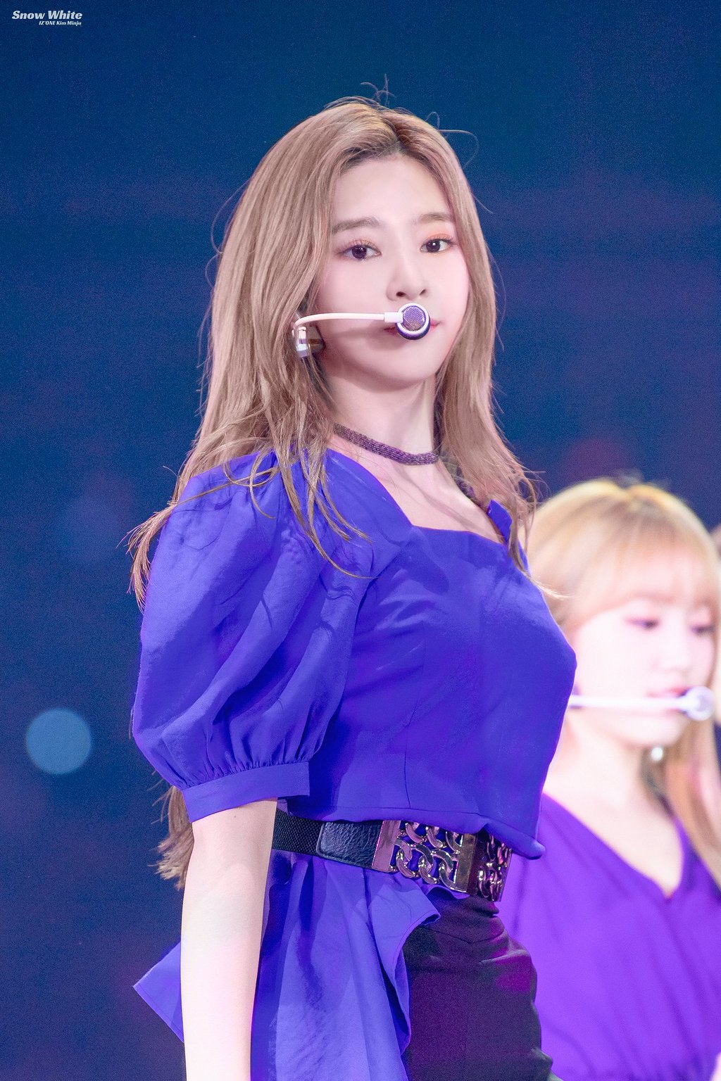 아이즈원 김민주 인사받는 남자아이돌 반응....gif | 인스티즈