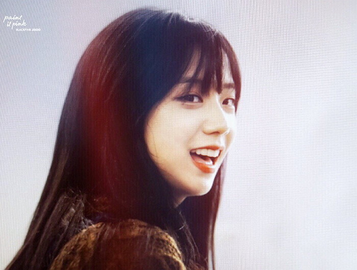 앞머리 내리니 꽤 이뻐진 블핑 지수 | 인스티즈