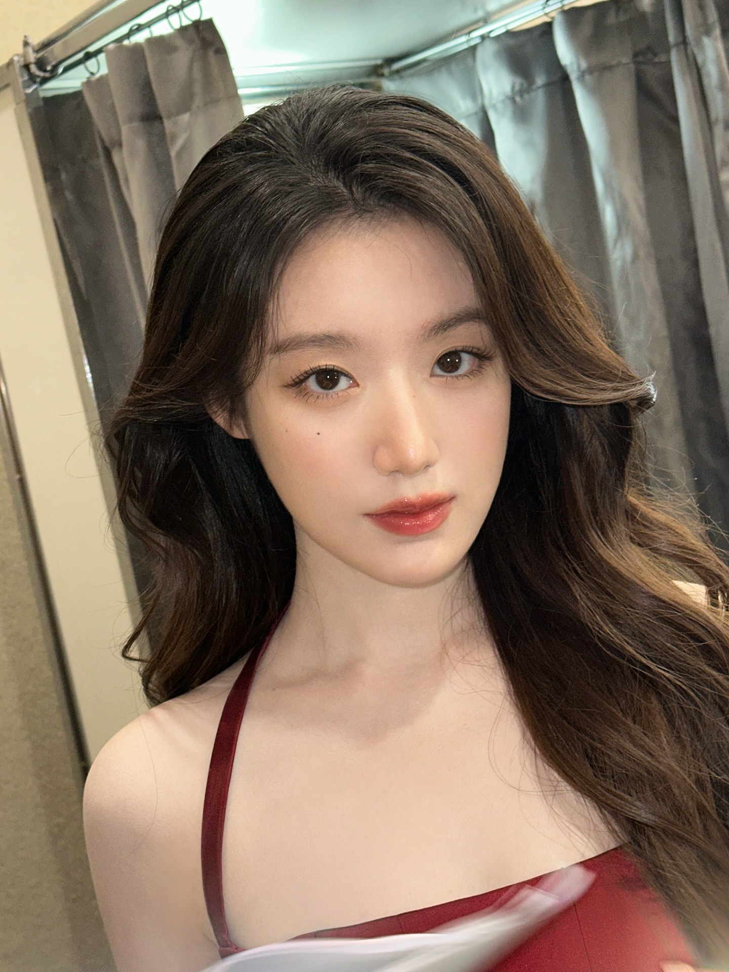 피부 여전히 새하얀 아이들 슈화 근황 | 인스티즈