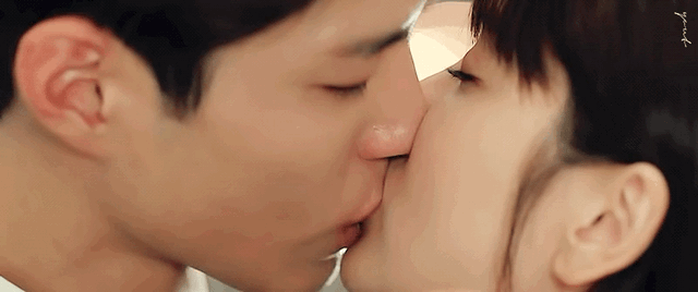 최근 송혜교 &amp; 박보검이 찍은 4번의 키스씬 수위 ㄷㄷㄷ.gif | 인스티즈