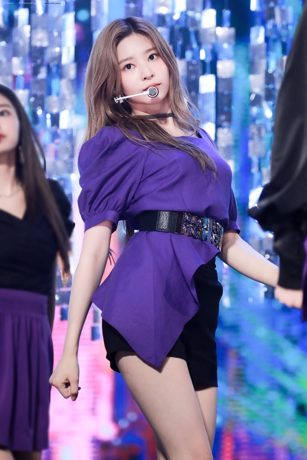 아이즈원 김민주 인사받는 남자아이돌 반응....gif | 인스티즈