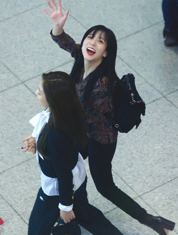 앞머리 내리니 꽤 이뻐진 블핑 지수 | 인스티즈