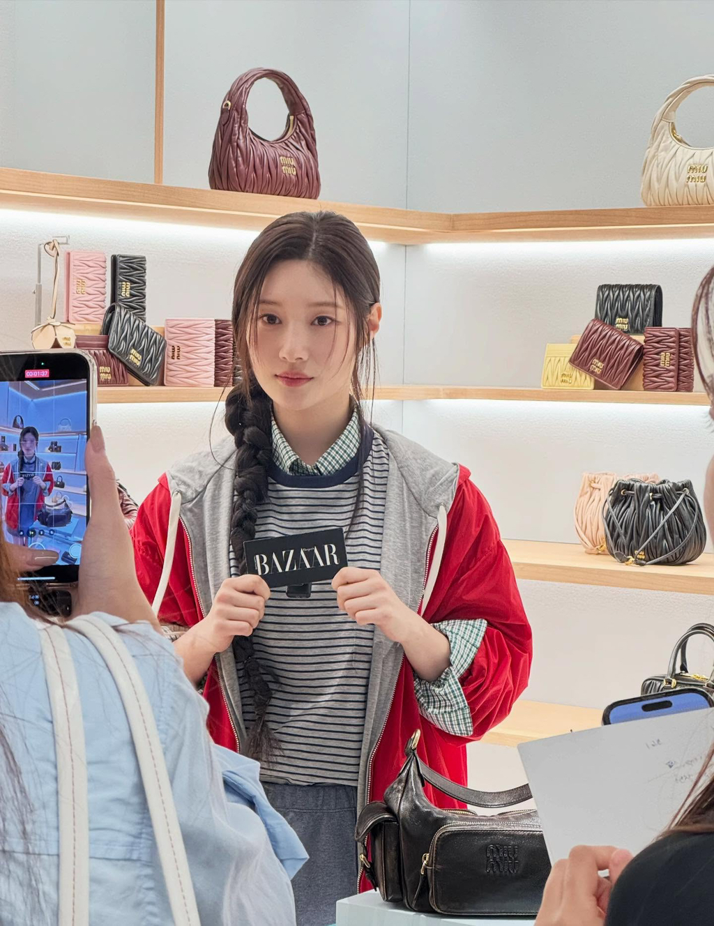 정채연 인스타 업로드 (미우미우) | 인스티즈