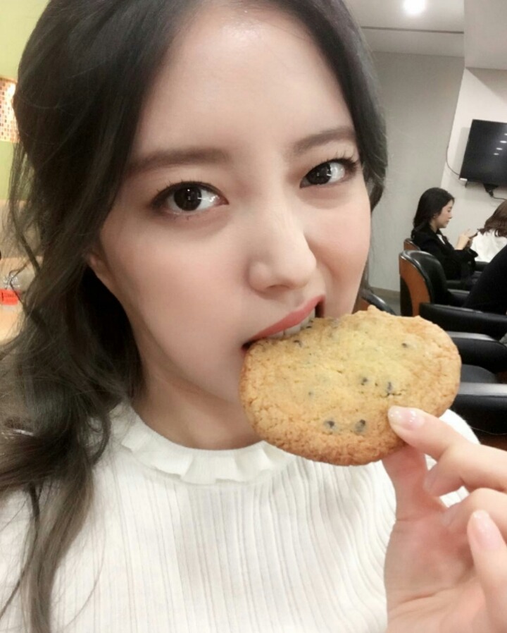 이쁜데 생각보다 못뜨는 아역출신 여자배우 | 인스티즈