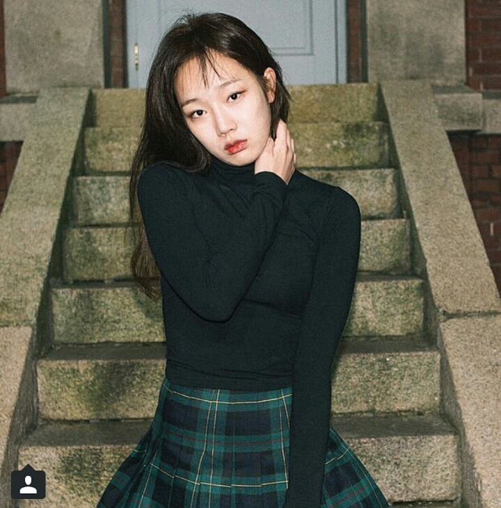 길거리에서 쉽게 볼 수 있는 훈녀같은 외모를 가진 여자배우.jpg | 인스티즈