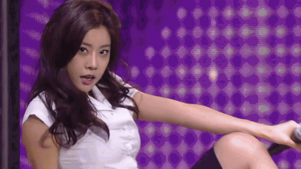 예쁜 여자를 봤을때 남자의 현실적인 표정.gif | 인스티즈