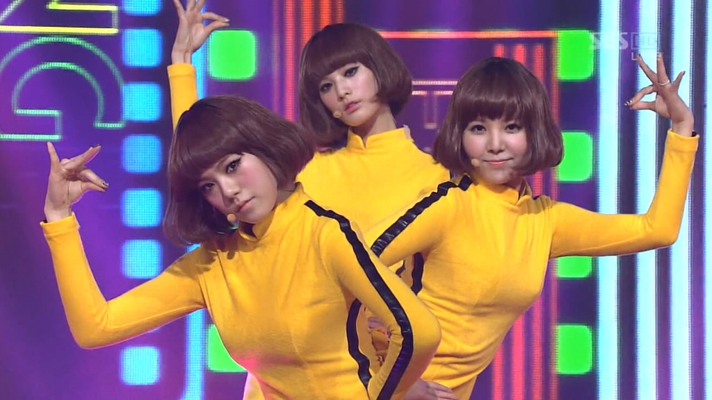 先 後중독의 선두주자! B급 컬쳐 아이돌의 시초! 말도 많고 탈도 많았던 ＜오렌지캬라멜＞의 의상 모음 | 인스티즈