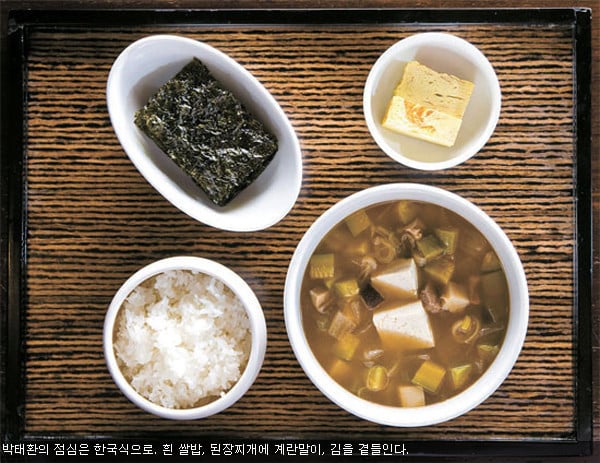 시즌기 하루 12000칼로리 먹는 펠프스 식단과 15000칼로리 먹는 박태환 식단.kcal | 인스티즈