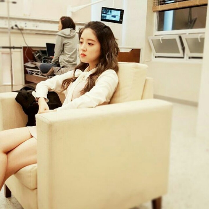 이쁜데 생각보다 못뜨는 아역출신 여자배우 | 인스티즈