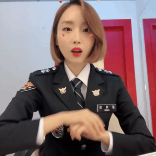 윤태진 경찰 제복.gif | 인스티즈
