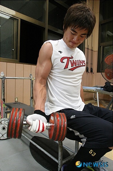야구선수들의 살벌한 근육들..ㅎㄷㄷ | 인스티즈