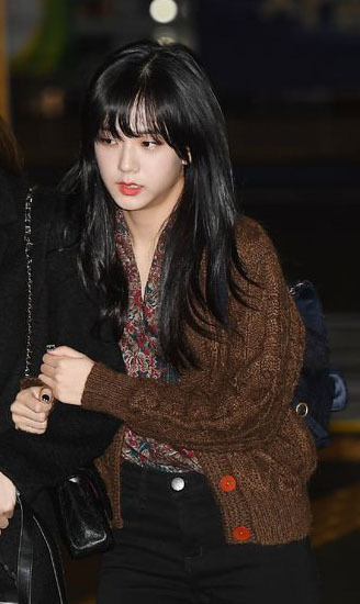 앞머리 내리니 꽤 이뻐진 블핑 지수 | 인스티즈