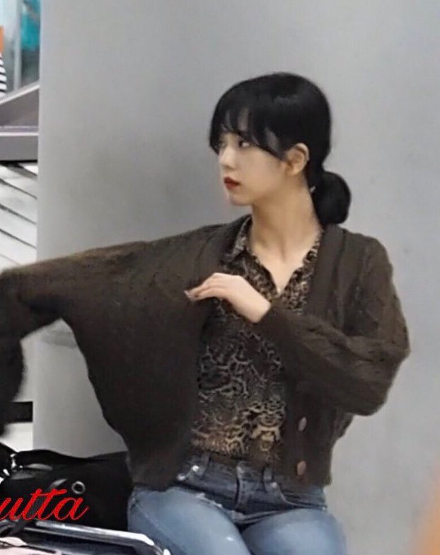 앞머리 내리니 꽤 이뻐진 블핑 지수 | 인스티즈