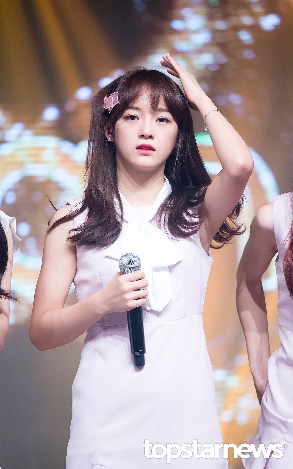 취향 파괴하는 김세정 겨드랑이.gif | 인스티즈