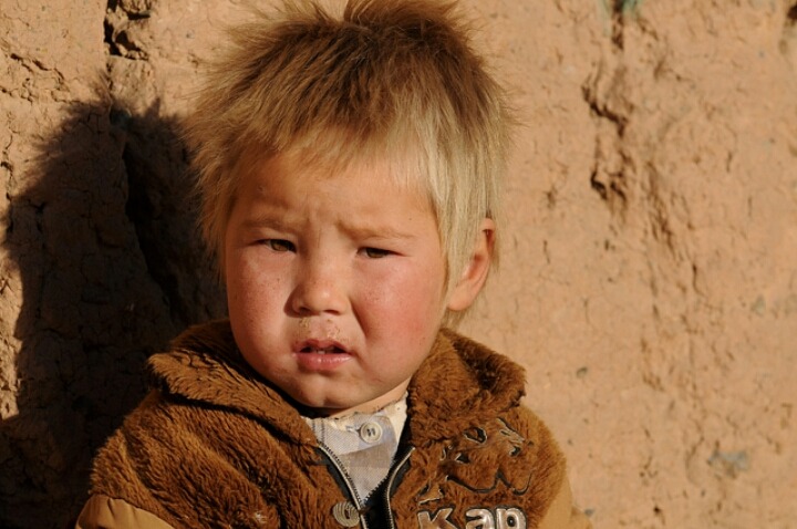 몽골,위구르,중앙아시아서 보이는 금발벽안의 황인종 모습들 | 인스티즈