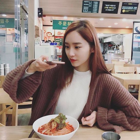 긴머리일땐 평범한데 단발하면 짱예되는 윤태진 | 인스티즈