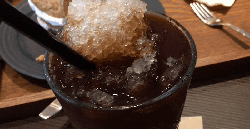 매일 마시는 음료! 시원한 아이스커피 움짤 gif | 인스티즈