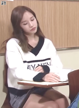 SNL 트와이스 미나 미니스커트 각선미.gif | 인스티즈