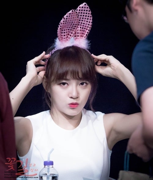 취향 파괴하는 김세정 겨드랑이.gif | 인스티즈