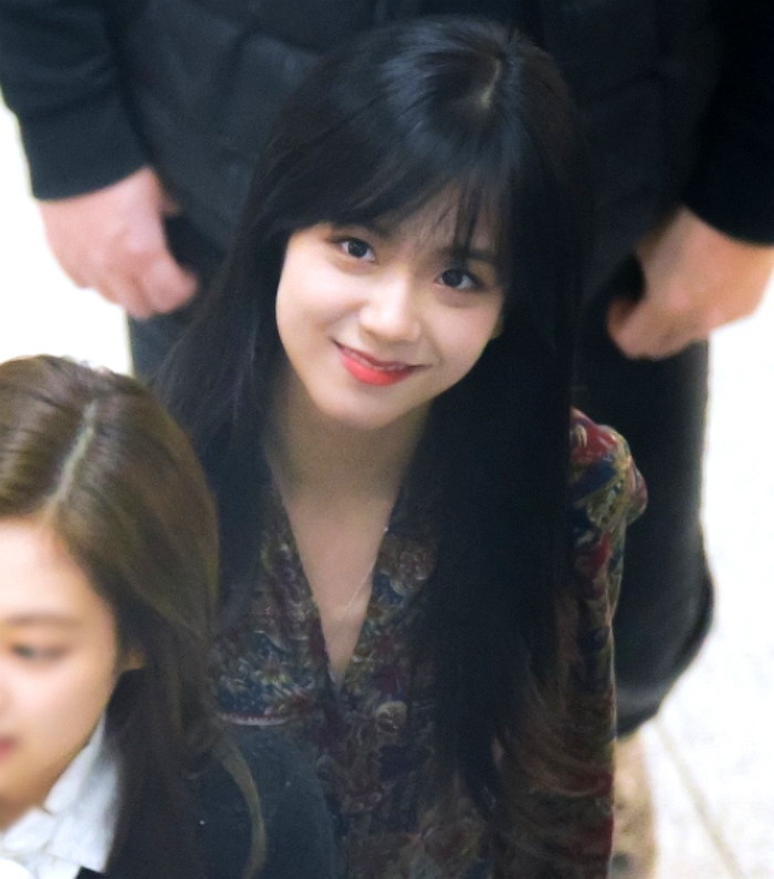 앞머리 내리니 꽤 이뻐진 블핑 지수 | 인스티즈